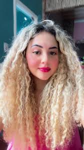 Doble De Madonna Carolina Baili