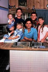 Top 13 Die Beliebtesten Retro Sitcoms Full House In Erinnerungen Schwelgen Darstellerin