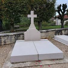 Tombe Du General De Gaulle Colombey Les Deux Eglises Aktuelle 2021 Lohnt Es Sich Mit Fotos
