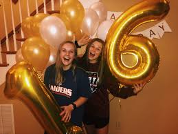 Instagram 17th Birthday Sweet 16 Birthday Photoshoot With Friends Friends Birthday Pictures Birthday Pictures Birthday Photoshoot Sweet Sixteen Parties