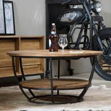 De la table basse scandinave à la table basse industrielle en passant par la table basse bois recyclé dans un esprit rustique chic, pier import vous propose une large gamme de tables de salon. Table Basse Industrielle 23 Idees Deco Pour Le Salon
