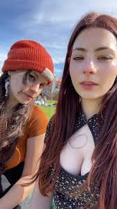 Laci Witton and Hairbrush Girl