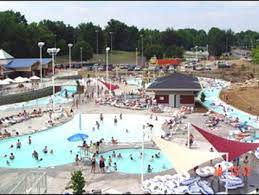 Cabana rental you will love the relaxation and privacy of our private cabanas which provide a private pool side retreat, a. Top Waterparks And Pools In St Louis Cbs St Louis Water Park Indoor Waterpark Fountain Park