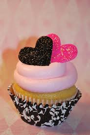 Cupcake With Edible Cookie Hearts On Top Valentines Anyone Valentines Cupcakes Holiday Cupcakes Valentines Day Cakes