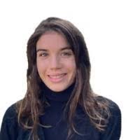 Laura Pazos's Instagram, Twitter & Facebook