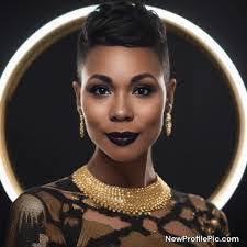 Gayle Yoder's Instagram, Twitter & Facebook