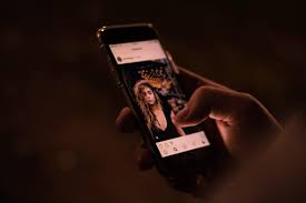 The app only allows you to talk to two people at once and focuses on matching you with the right people with meaningful conversations that lead to (distanced) dates and. 75 Dating App Conversation Starters For Guys Emlovz