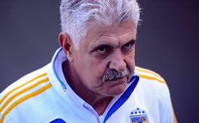 Tuca ferreti regaña a sus jugadores sepan perder y dejense de mamadas. Tuca Ferretti Regla De Menores No Sirve Mejor Regulen Extranjeros Mediotiempo
