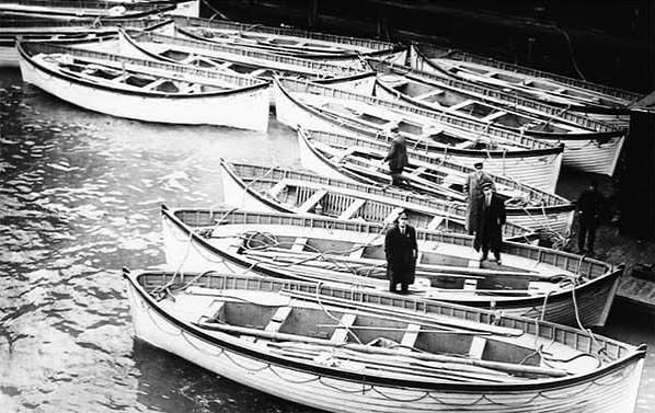 What ultimately happened to the lifeboats? : r/titanic