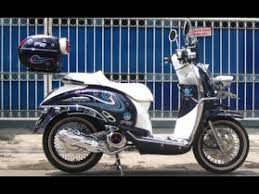 Pada dasarnya desain honda scoopy sudah keren dan stylish. Motor Trend Modifikasi Video Modifikasi Motor Honda Scoopy Touring Terbaru Youtube