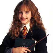 In the movie harry potter and the chamber of secrets, at the end when hermione comes running to ron and harry in the great hall, she hugs harry but refuses to hug ron and only shakes hand with him. Emma Watson Was So Angry At Chris Columbus For Making Her Hug Dan At The End Of Harry Potter And Harry Potter Photography Slytherin Harry Potter Chris Columbus