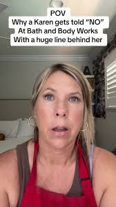 Karens Has A Meltdown in Bath and Body Works