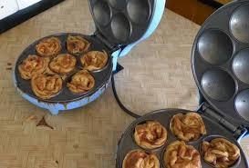 The traditional 'akok kedut' in kelantan is normally sold by the elderly, mostly those who have ventured into the business from generation to generation. Akok Pok Long Resipi Anak Muda Pada Bulan Ramadan Astro Awani