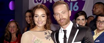 Sin previo aviso ni mucho menos, pero dejando pequeñas pistas, como la foto publicada hace una semana de marimar vega con su vestido (realizado por benito santos). Marimar Vega Y Luis Ernesto Franco La Historia De Amor De Los Actores Que Termino En Divorcio