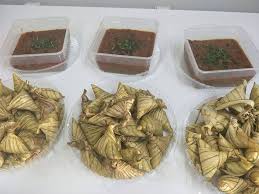 Pulut beras merah turut dipakai untuk membuat ketupat sotong. Cara Rebus Ketupat Tahan Lama 3 Hari Tak Payah Simpan Peti Sejuk Mingguan Wanita