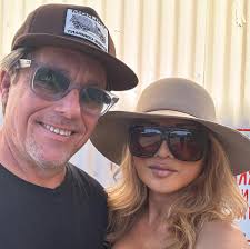 Should I keep or sell my 2003 Honda Element with over 180,000 miles?