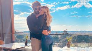 Birçok iddia ile gündeme gelen ikili i̇talyan adası capri'de romantik pozlar. Can Yaman In Sevgilisi Diletta Leotta Nin Is Insani Ryan Friedkin Le Fotograflari Yayinlandi
