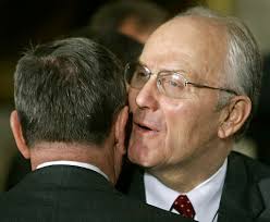 Nye bøsse-beskyldninger mod senator