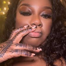 Marla Epps's Instagram, Twitter & Facebook