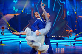 With their celebrity partners rúrik gíslason (33) and valentina pahde so they were all the happier to compete as a couple in today's professional challenge. Die Lusins Valentin Renata