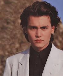 During the '90s, don again fought crime as the lead in nash bridges from 1996 until 2001. A Beleza Dele Ate Hoje E Uma Pintura Perfeita Young Johnny Depp Johnny Depp 90s Johnny Depp