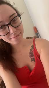 Baby girl loves to hold my hand 🥰