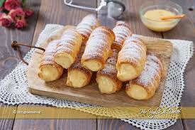 Cannoncini Alla Crema Pasticcera