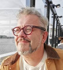 Vous savez, les femmes mariées devraient remercier les maîtresses parce que  très souvent, quand