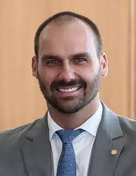 Presidente jair messias bolsonaro e ministro do ministério da saúde , luiz henrique mandetta, concedem entrevista coletiva no palácio do planalto sobre o enfrentamento à covid19. Eduardo Bolsonaro Wikipedia