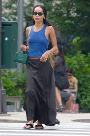 Zoë isabella kravitz is an american actress, singer and model. Zoe Kravitz Mit Diesen Must Haves Perfektioniert Sie Den New Yorker Street Style Vogue Germany