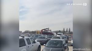 C'est une de ces trouvailles toutes simples mais qui changent la vie, alors que 50 % des parents prennent leur voiture pour conduire leurs tu lui écris une lettre où tu parles de tes impressions les plus vives sur les événements qui ont eu lieu à moscou et auxquels tu as assisté (fêtes, expositions. Belgique Un Francais Arrete A Anvers Apres Avoir Tente De Foncer En Voiture Dans La Foule