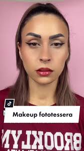 Trucco per Fototessera: Guida Passo Dopo Passo