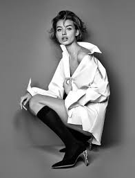 the best fashion ad campaigns of fall 2017 high fashion poses photography poses women fashion photography editorial