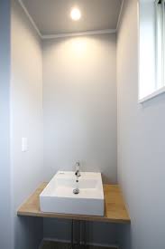 来客時にも便利な手洗いコーナー インテリア 内装 ダウンライト 壁紙 白