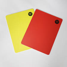 Een rode kaart wordt bij veel sporten gebruikt om een speler te straffen door deze uit het veld te sturen. Gele Rode Kaart Set 6 Stuks