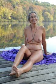 Nackt am See