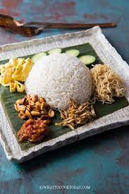 Easy Nasi Uduk Betawi Indonesian Coconut Rice Coconut Rice Banquet Food How To Cook Rice