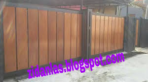 Akan papan kayu, kayu papan, tekstur. Pintu Gerbang Atau Pintu Pagar Besi Kombinasi Kayu Kamper Pemasangan Di Kembangan Beji Depok Bengkel Las Listrik