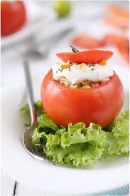 Tomates Farcies De Salade De Riz Au Surimi Chefnini Recette Salade De Riz Plat Legume Tomates