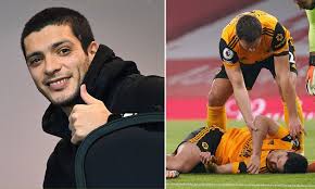 Raul jimenez is in a comfortable condition after surgery following his sickening clash of heads with david luiz. Wolves Handed Major Boost With Raul Jimenez Set To Return In March From A Fractured Skull Daily Mail Online
