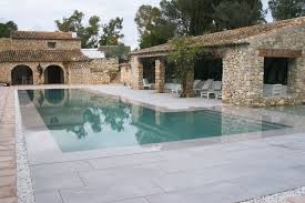 Piscine Enterree Pour S Inspirer Miroir A Debordement En Couloir Cote Maison