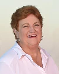 Renee Weston's Instagram, Twitter & Facebook