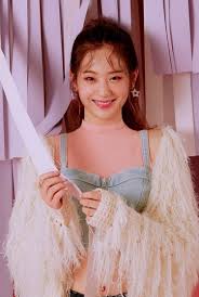 Fromis 9 (koreanisch 프로미스나인 oder 프로미스 9; Gyuri Fromis 9 Fromis Selebritas Kecantikan