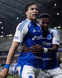 Cruzeiro atropela o Corinthians, confirma vaga direta na Libertadores e  vive noite de gala no Mineirão - VAVEL Brasil