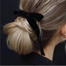 Sweep your hair back and pin it into a simple and elegant low chignon. Pin By Annie Cheney On Ó Ö… Ö… Æ™ É' Õ¥ Ê Õ¾ Õ° É' I É¾ Hair Styles Hair Inspiration Hair Beauty