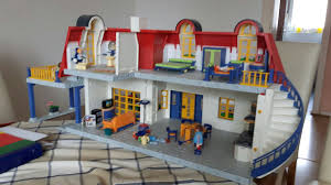Zudem übersteht das beliebte spielzeug häufig sogar generationen oder wird gebraucht weiterverschenkt. 3965 Playmobil Haus In 50374 Erftstadt For 60 00 For Sale Shpock
