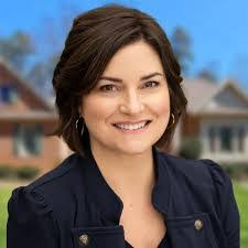 Jackie Lipscomb's Instagram, Twitter & Facebook