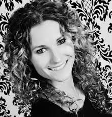 Eliza Cameron's Instagram, Twitter & Facebook