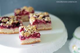 Liebhaber von kuchen jeder art werden ihm kaum widerstehen können. Fruhlingsgefuhle Zum Vernaschen Hefekuchen Mit Gemischten Beeren Und Knusperstreuseln Keks Koriander
