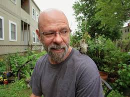 Orange explains it all: Meron's garden bird